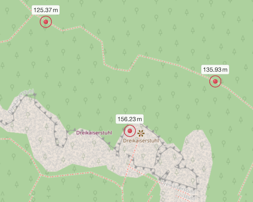 Karte mit einem Punkt am Dreikaiserstuhl und dessen genauer Höhe.